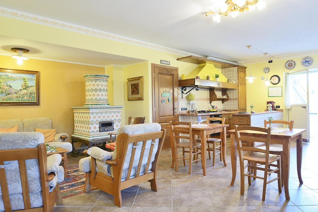 Bed And Breakfast Montino Cene ภายนอก รูปภาพ
